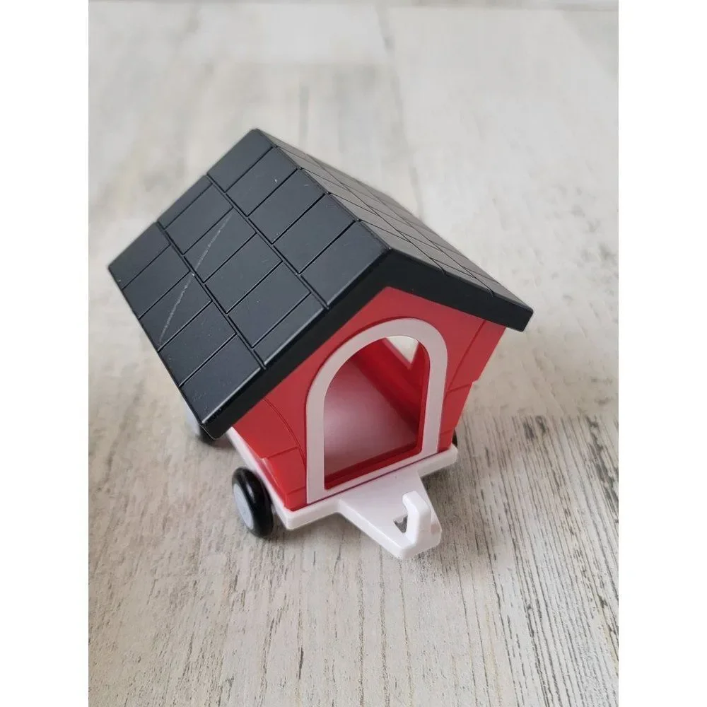 Red Dog House‎ mini train cargo accessory toy figure